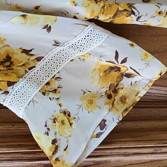 Floral Sheer Cardigan - Picture 4 of 4